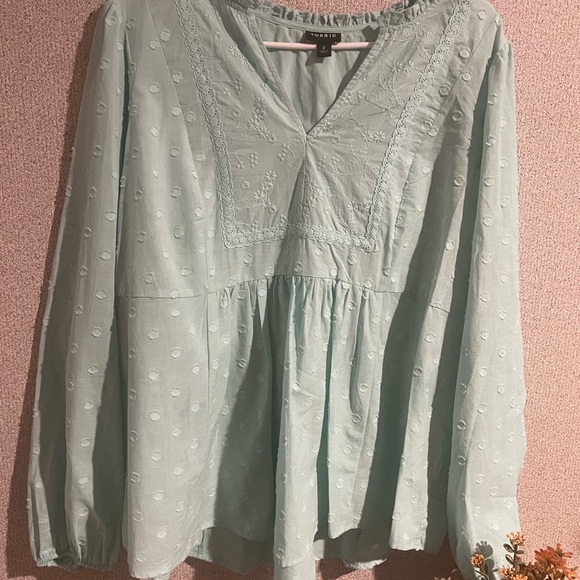 Torrid Green Pleated V-Neck‎ Tunic - Picture 1 of 7